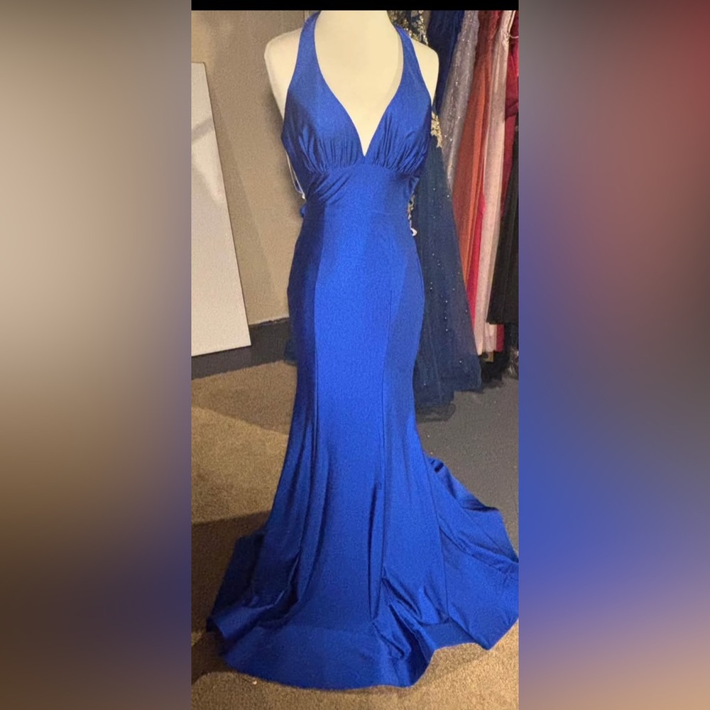 Elegant Blue Evening Gown